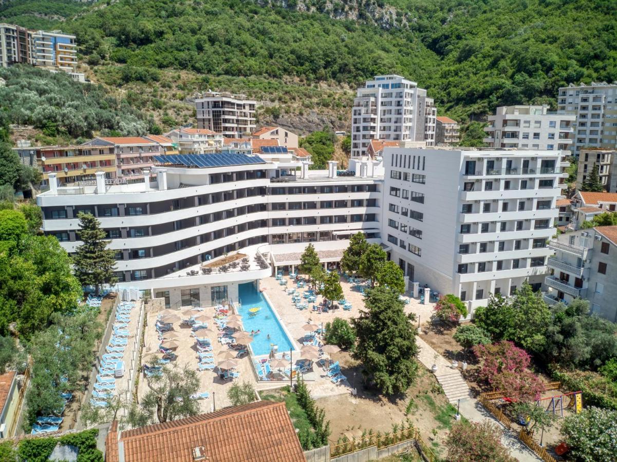 Montenegrina & Hotel 4*