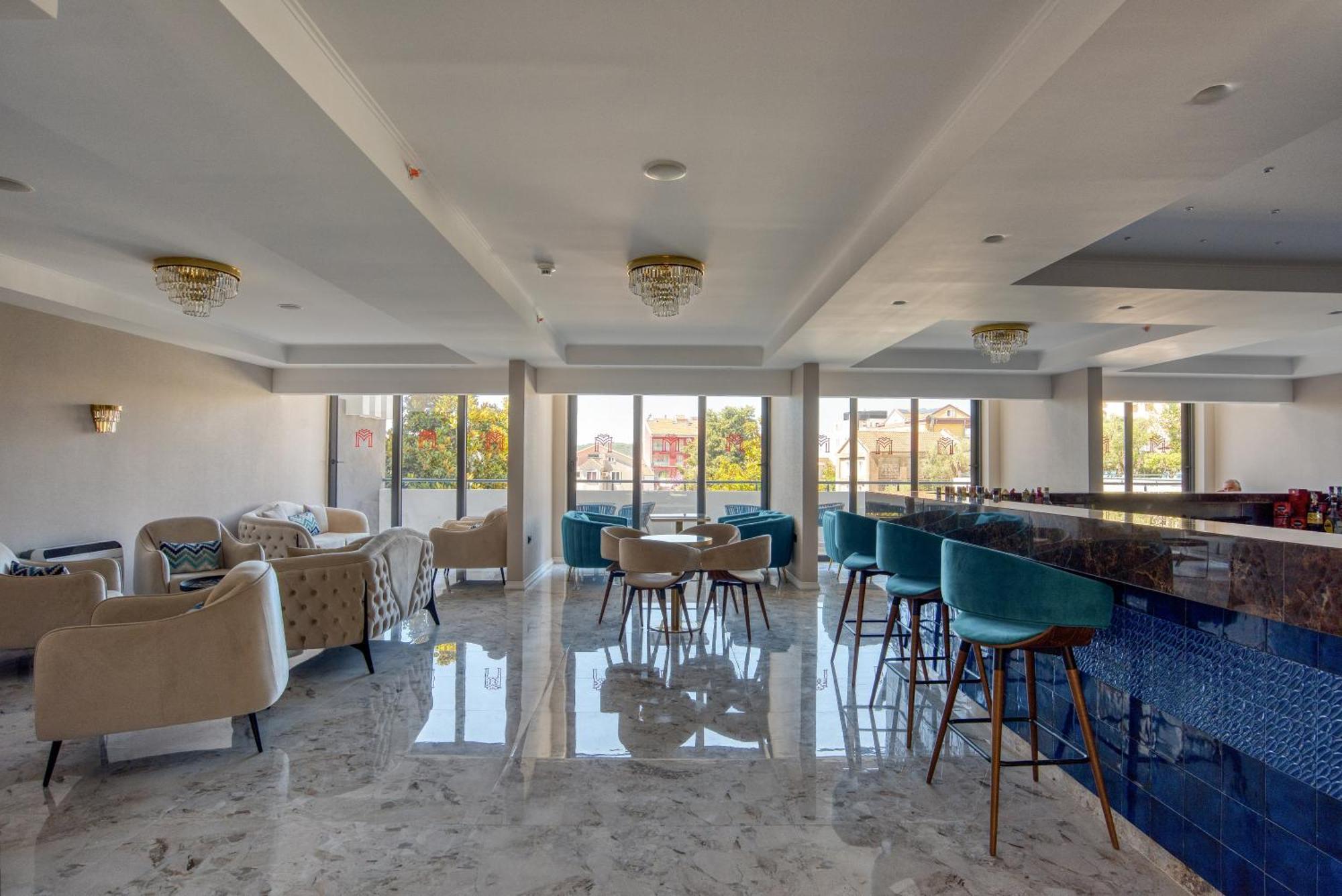Montenegrina & Hotel 4*